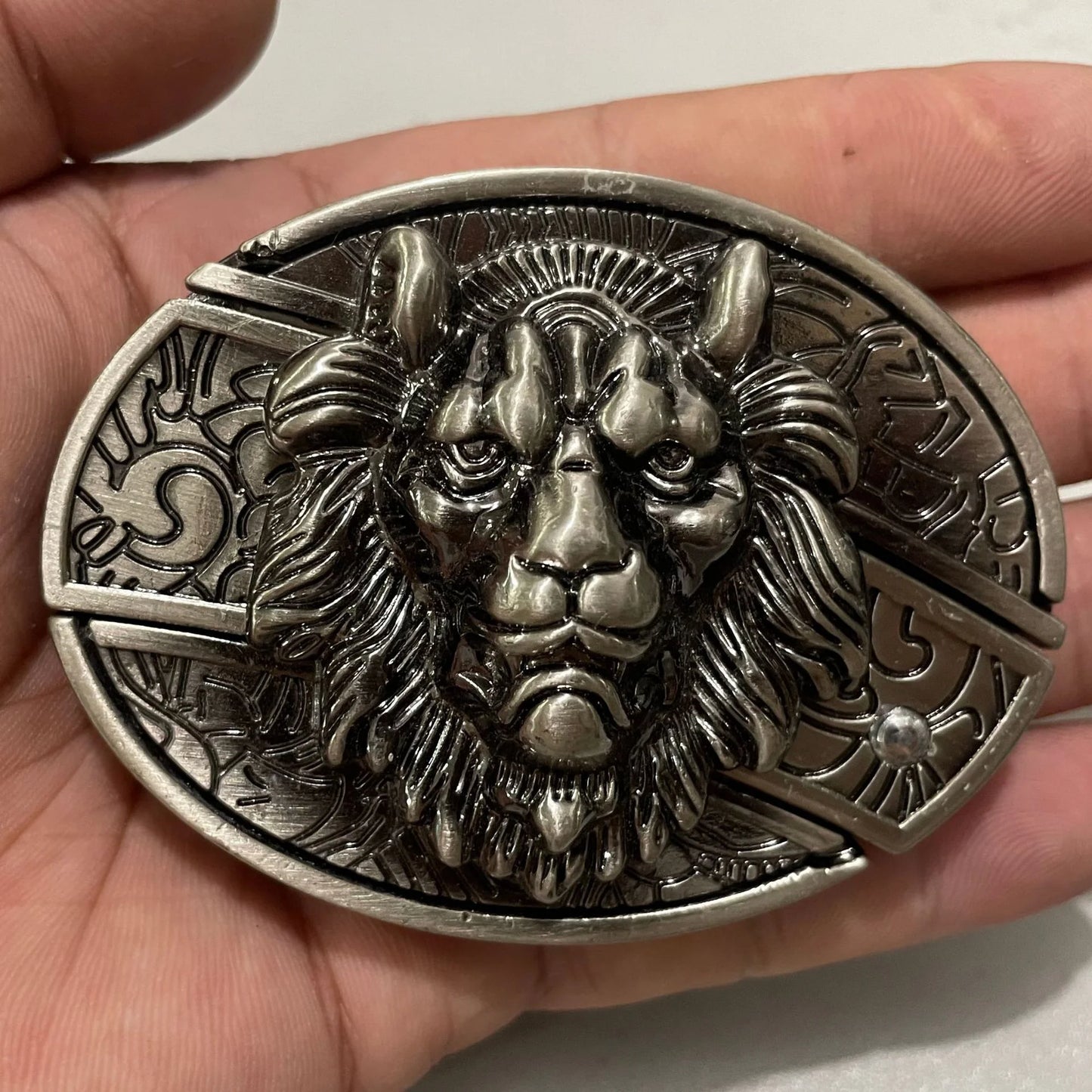 Animal punk belt buckle
