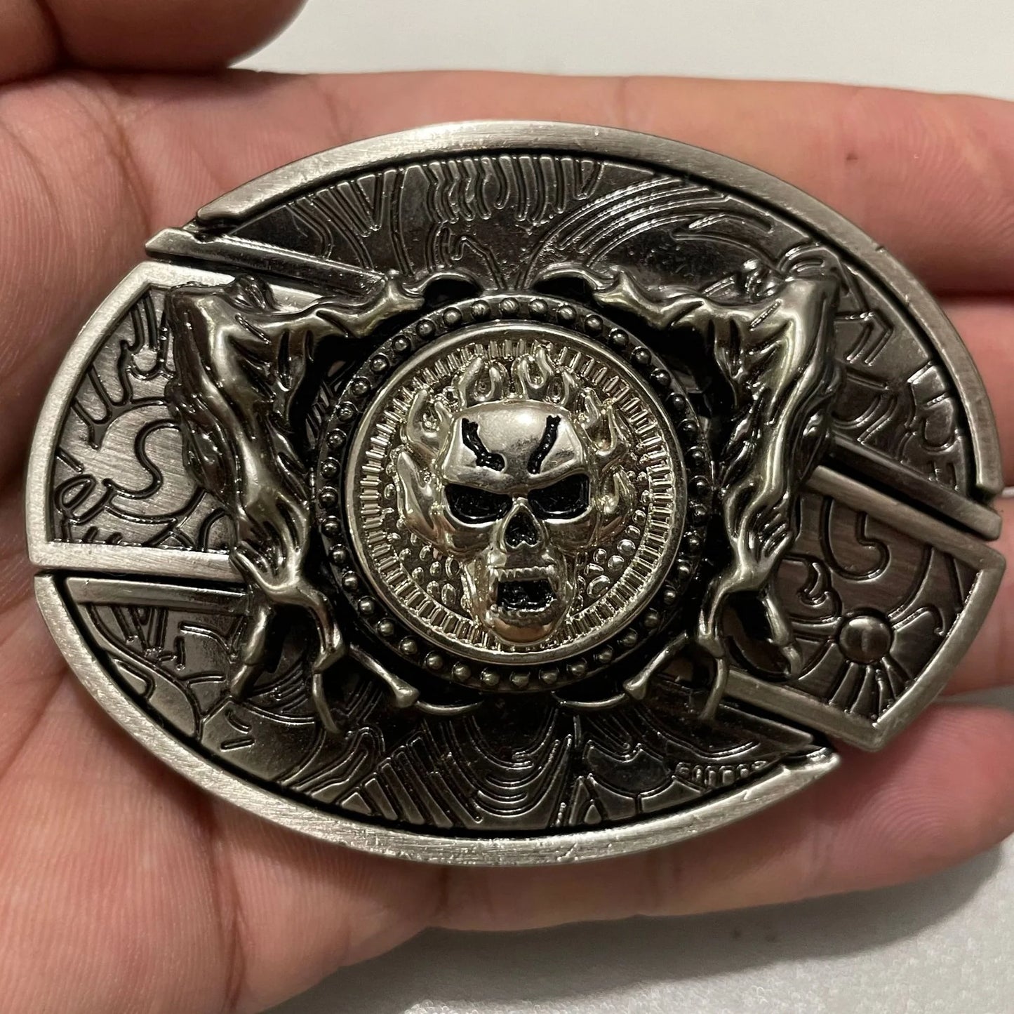 Animal punk belt buckle