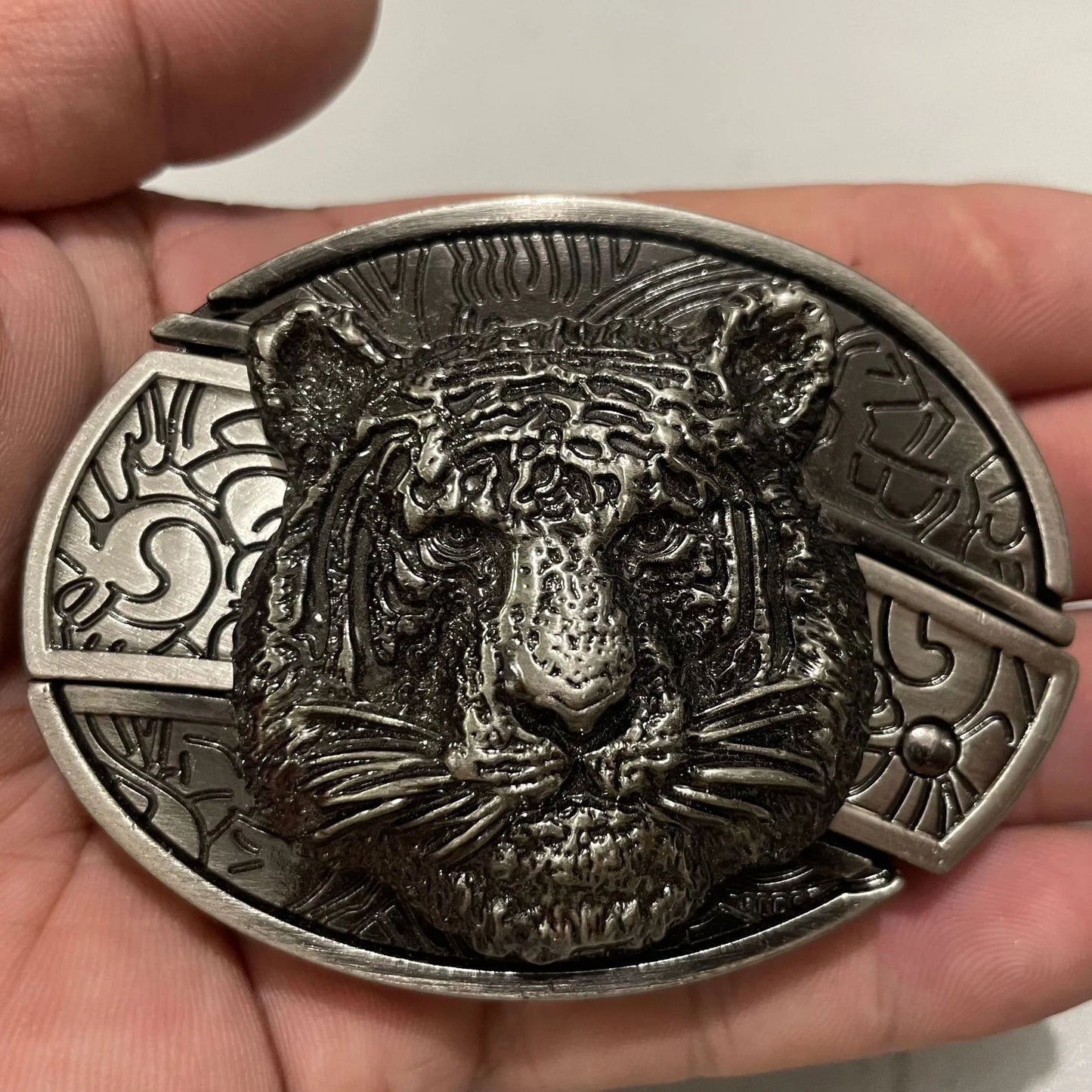 Animal punk belt buckle